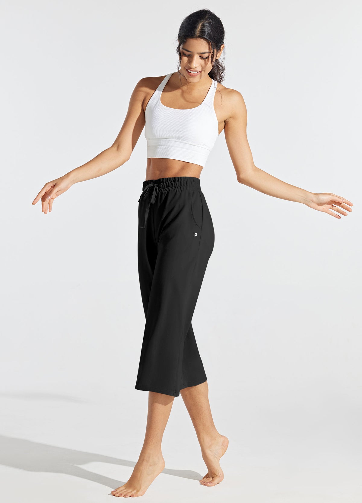 Womens Loose Capri Yoga Pants black
